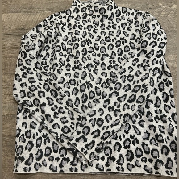 Cynthia Rowley Sweaters - CYNTHIA ROWLEY Gray Cheetah Sweater.